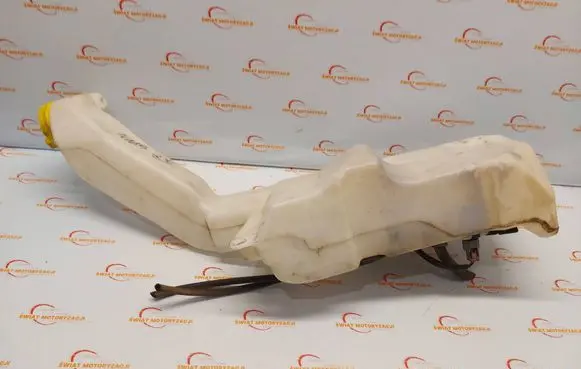 Jeep Cherokee Windshield washer fluid reservoir/tank 68104800