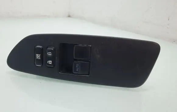 Toyota Auris 150 Electric window control switch 7423202540