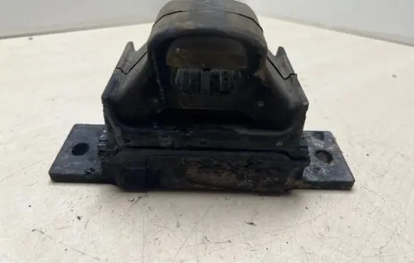 Opel Insignia A Engine mount bracket 2107724