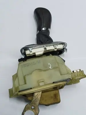 Mercedes-Benz C W203 Gear shifter/selector A2032675524