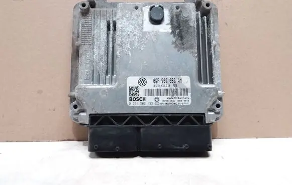 Volkswagen PASSAT B6 Engine control unit/module 06F906056AM 0261S02132
