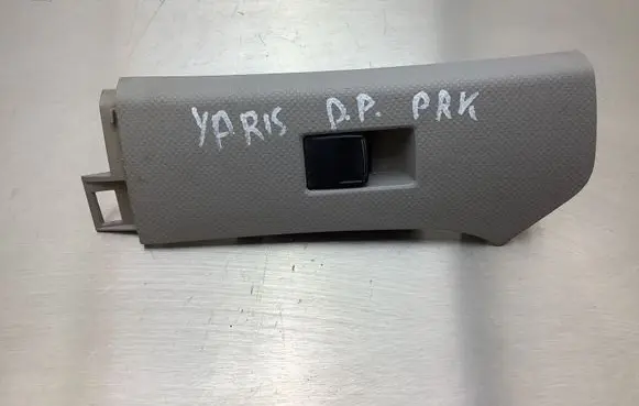 Toyota Yaris Electric window control switch 742310D090