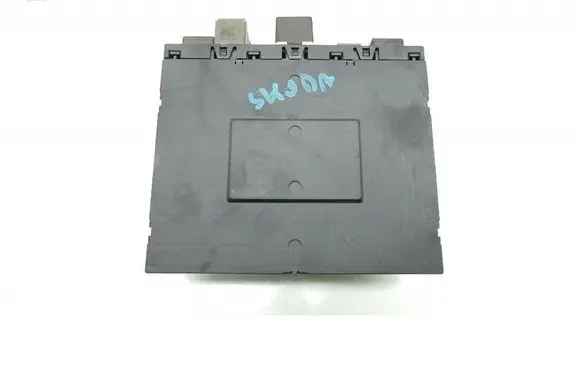 Skoda Octavia Mk2 (1Z) Comfort/convenience module 3C0937049AD