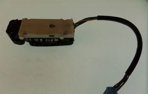 Mercedes-Benz C W203 Electric window control switch A2038210679 501955