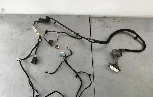 Tesla Model Y Rear door wiring loom 148905400e