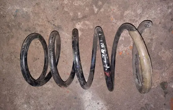 Nissan X-Trail T30 Rear coil spring NOCODE