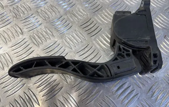 Mercedes-Benz Sprinter W906 Accelerator throttle pedal 0280755023