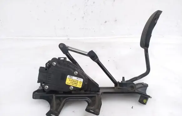 Renault Trafic II (X83) Accelerator throttle pedal 8200289174 93851977