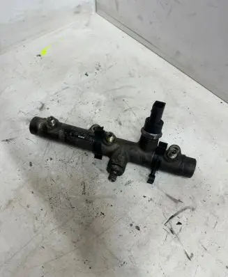 Volkswagen Touareg I Fuel main line pipe 059130089D F00R001650