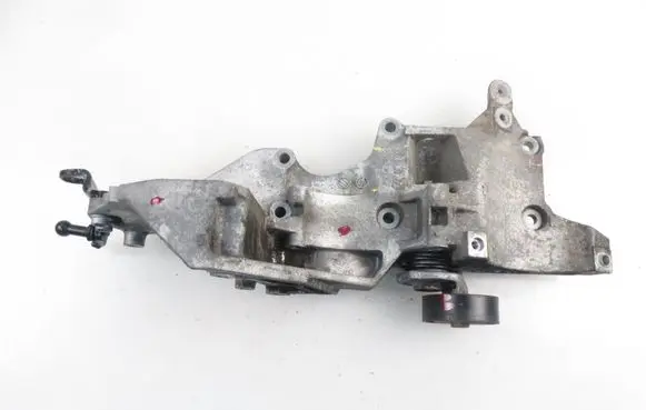 Volkswagen PASSAT B6 Generator/alternator bracket 03L903139D
