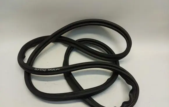 Mercedes-Benz GLA H247 Trunk rubber seal (body) A247748740