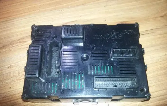 Nissan Note (E11) Comfort/convenience module 284b2em03b 20819691