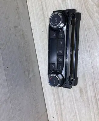 Nissan Juke II F16 Climate control unit 275005FA0A