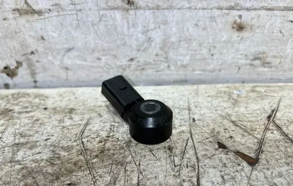 Volkswagen Golf V Detonation knock sensor 030905377C