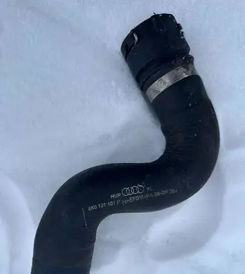 Audi A4 S4 B8 8K Engine coolant pipe/hose 8K0121101P