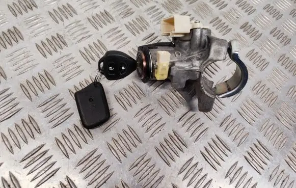 Toyota Auris 150 Ignition lock 450200204