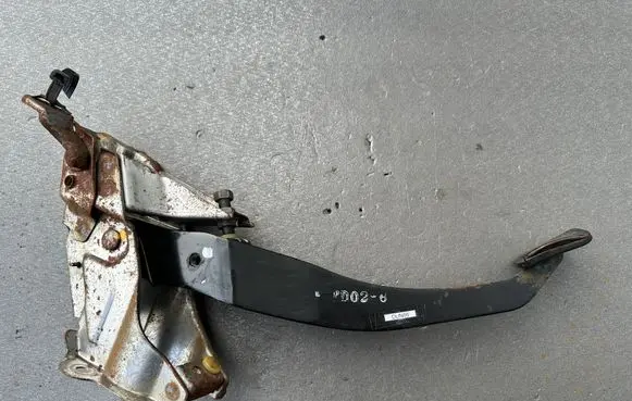 Nissan Patrol Y60 Clutch pedal 46503VB010