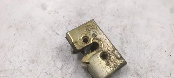 Audi 80 90 B3 Rear door lock 893185