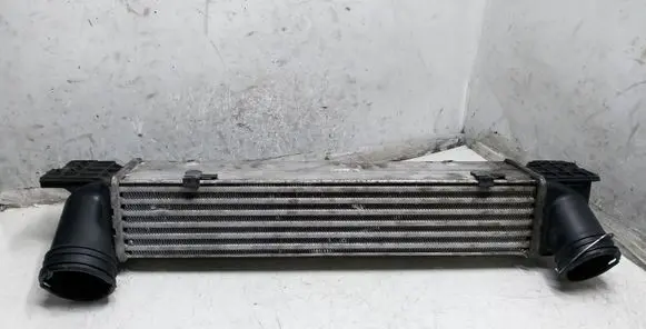 BMW 1 E81 E87 Intercooler radiator 7379167 779878802