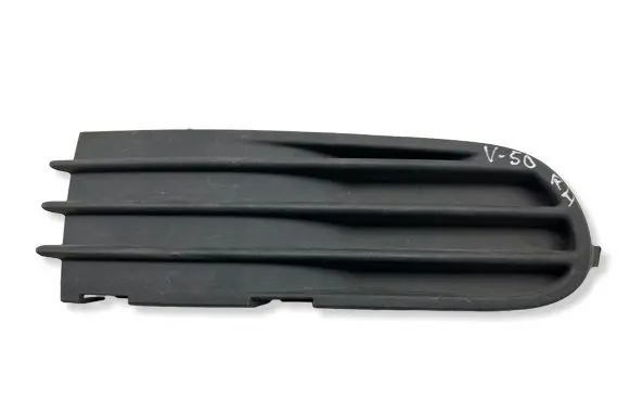 Volvo V50 Front bumper lower grill 30657010