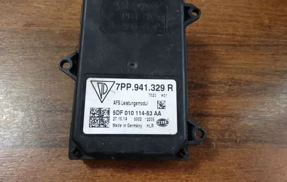 Porsche Cayenne (9Y0 9Y3) Headlight ballast module Xenon 7PP941329R