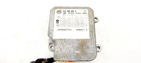 Skoda Fabia Mk1 (6Y) Airbag control unit/module 1C0909601A 5WK43123