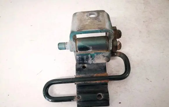 Audi A6 S6 C5 4B Rear door lower hinge 4b0833411b