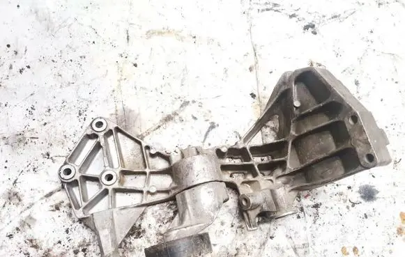 Mercedes-Benz A W168 Engine mounting bracket AXXX2020240
