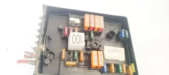 Volkswagen Jetta V Fuse box set 1K0937125