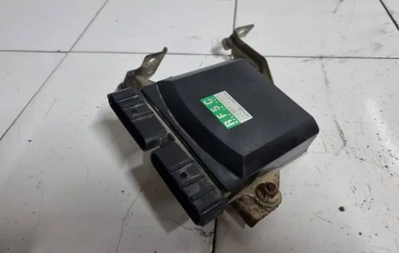 Mazda MPV II LW Fuel injection control unit/module RF5C18701 1310001240