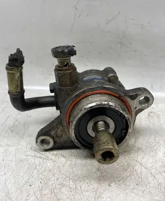 Nissan X-Trail T30 Power steering pump
