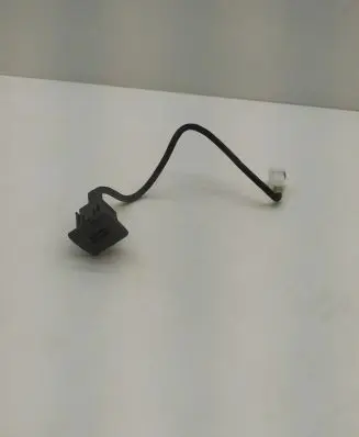 Mercedes-Benz C W204 USB socket connector A1728200515