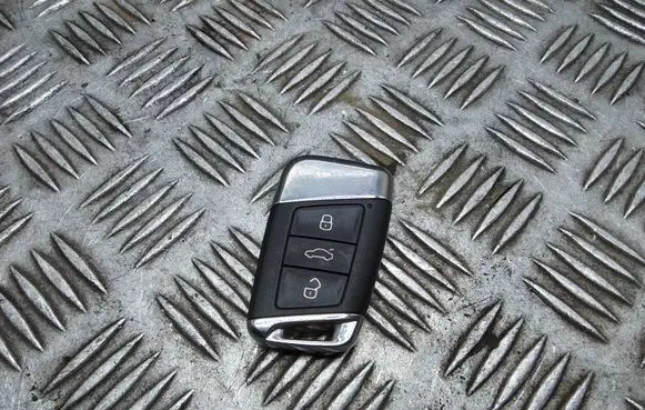 Volkswagen PASSAT B8 Ignition key/card 