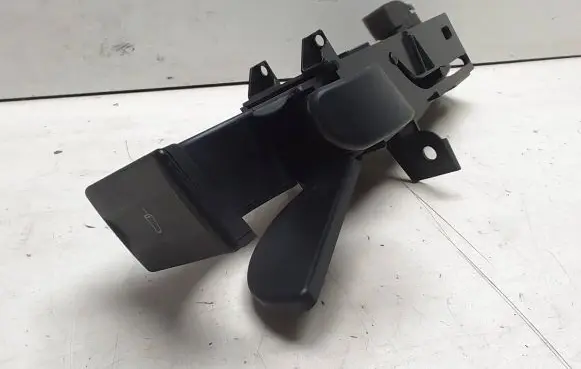 Ford Mondeo Mk III Cup holder front 1S7113564A