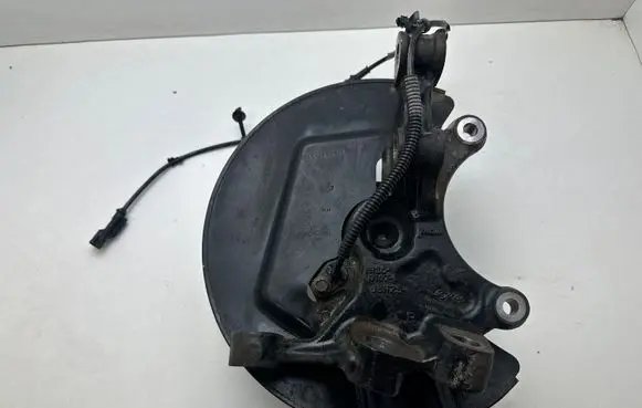 Ford Mustang VI Front wheel hub FR3C8107A
