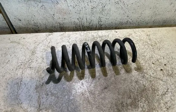 Mercedes-Benz E W212 Rear coil spring