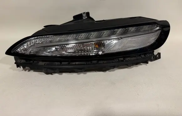 Jeep Cherokee KL Headlight/headlamp 68157105AS