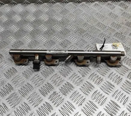 Mercedes-Benz CLS C218 X218 Fuel main line pipe A2780703495 A2780780645