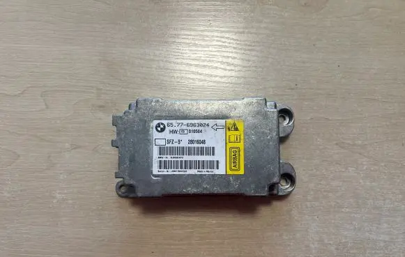 BMW 5 E60 E61 Airbag control unit/module 6963024 65776963024 28016048