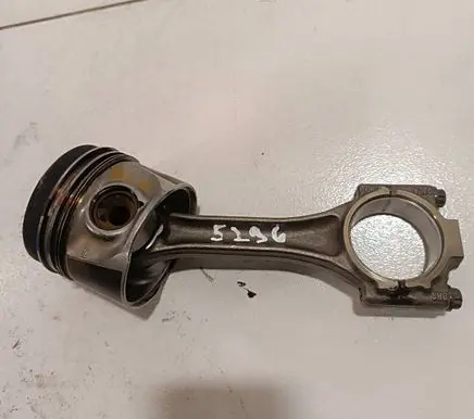 Volkswagen Caddy Piston with connecting rod 03la