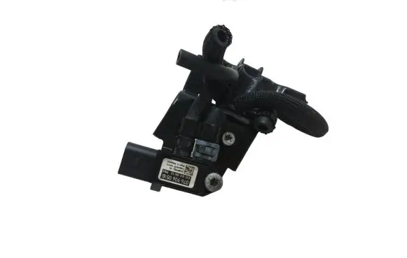 Volkswagen Passat Alltrack Fuel pressure sensor 1K0131552N 076906051B 13562870