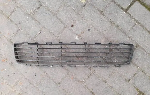 Toyota Auris 150 Front bumper lower grill 5311202080