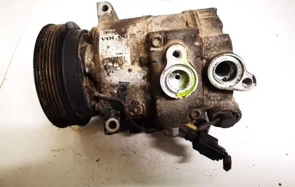 Volvo XC70 Air conditioning (A/C) compressor (pump) 8708581