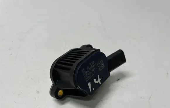 Audi A3 S3 8V Electromagnetic valve 04E906048A