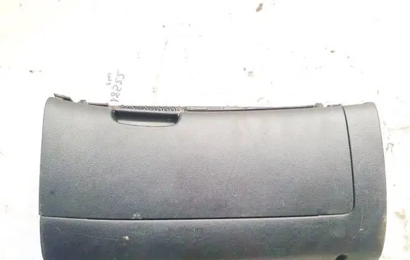 Skoda Octavia Mk2 (1Z) Glove box 1z1857097l 030143