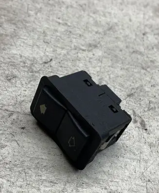 BMW 5 E39 Electric window control switch 8368974