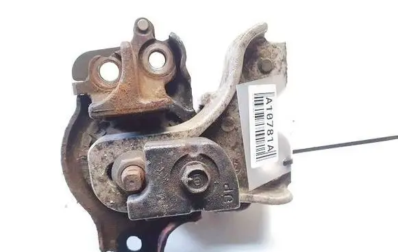 Engine mount bracket