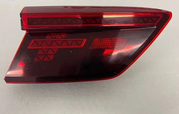 Tailgate rear/tail lights