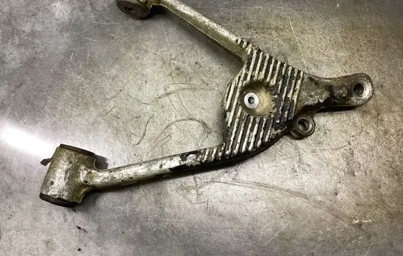 Front lower control arm/wishbone