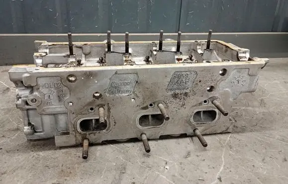 Audi A4 S4 B5 8D Engine head 0594af
